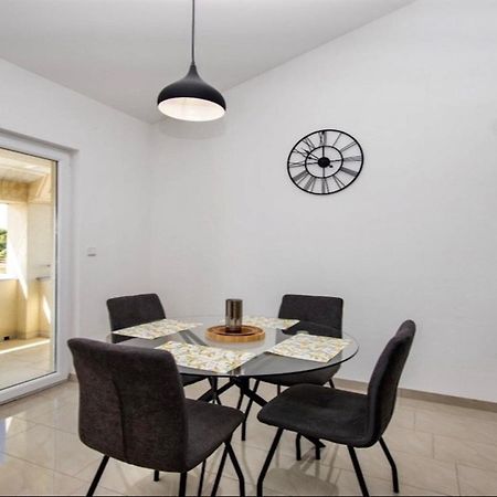Apartments Mia Mara Бродариця Екстер'єр фото